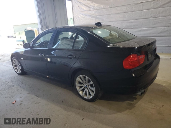 2011 BMW 3 Series 328i xDrive z VIN WBAPK5C55BF123867, wystawiony jako Copart lot #54008675 z przebiegiem 136 222 mil mil oraz Szkoda całkowita • Salvage title. Historia ofert i sprzedaży dostępna na DreamBid. Obrazek 2.