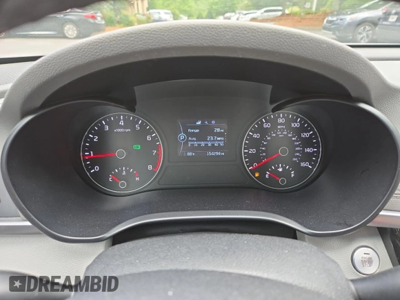 2016 Kia Optima EX with VIN 5XXGU4L33GG080449, listed as a Copart auction lot 61627205 with 154,294 mi miles and Clean title. Bid and sale history available at DreamBid. Image 8.