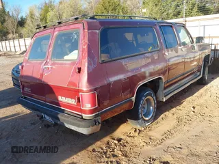 1989 GMC Suburban z VIN 1GKEV16K7KF515717, wystawiony jako IAAI lot #41853503 z przebiegiem 81 034 mil mil oraz . Historia ofert i sprzedaży dostępna na DreamBid. Obrazek 4.