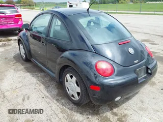 2000 Volkswagen Beetle GLS with VIN 3VWCA21C9YM499921, listed as a IAAI auction lot 42161756 with 74,194 mi miles and . Bid and sale history available at DreamBid. Image 3.