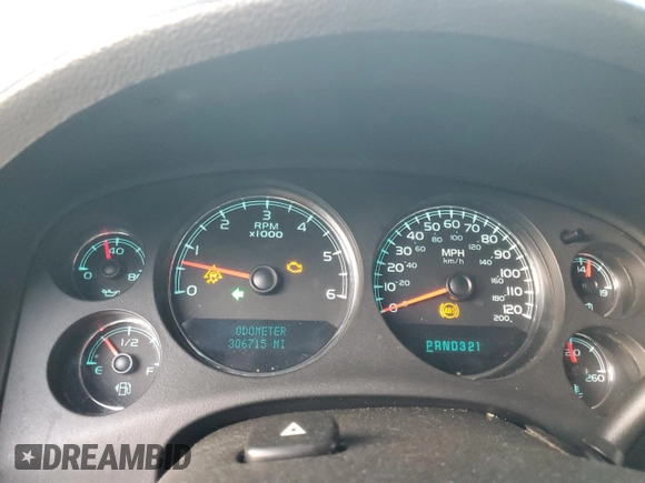 2008 GMC Yukon XL SLT with VIN 1GKFC160X8J187420, listed as a Copart auction lot 84614794 with 306,715 mi miles and Salvage Title. Bid and sale history available at carsss.com. Image 9.
