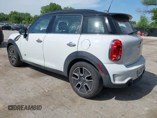 2012 MINI Countryman S с VIN WMWZC5C5XCWM11911, выставлен на аукционе IAAI как лот 42252488 с пробегом 154 010 миль миль и . История ставок и продаж доступна на DreamBid. Изображение 3.