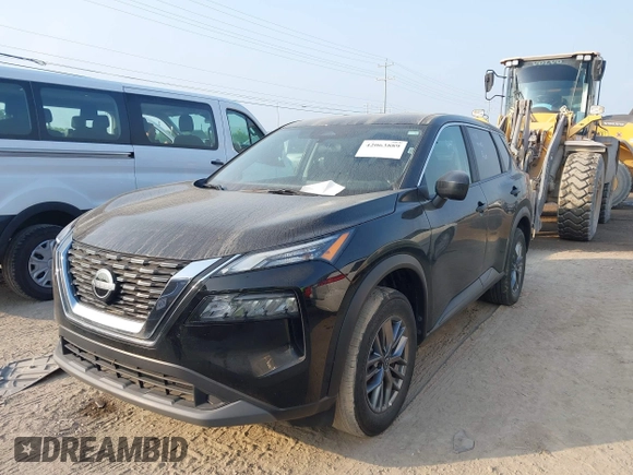 2023 Nissan Rogue S z VIN 5N1BT3AB4PC894896, wystawiony jako IAAI lot #42063889 z przebiegiem 35 626 mil mil oraz . Historia ofert i sprzedaży dostępna na DreamBid. Obrazek 2.