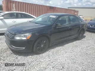 2014 Volkswagen Passat S z VIN 1VWAS7A34EC025857, wystawiony jako Copart lot #55750215 z przebiegiem 221 764 mil mil oraz Czysty tytuł • Clean title. Historia ofert i sprzedaży dostępna na DreamBid. Obrazek 1.