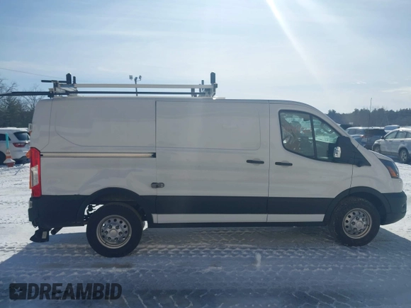 2024 Ford Transit Cargo with VIN 1FTBR2Y83RKA54611, listed as a IAAI auction lot 41349327 with 4,371 mi miles and . Bid and sale history available at DreamBid. Image 13.