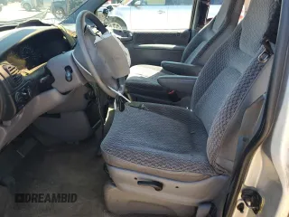2000 Dodge Caravan SE z VIN 1B4GP44G7YB734074, wystawiony jako Copart lot #52830095 z przebiegiem Nie podano mil oraz Szkoda całkowita • Salvage title. Historia ofert i sprzedaży dostępna na DreamBid. Obrazek 7.
