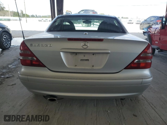2002 Mercedes-Benz SLK 320 with VIN WDBKK65F42F239018, listed as a Copart auction lot 46303805 with 96,233 mi miles and Clean title. Bid and sale history available at DreamBid. Image 6.