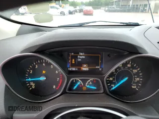 2017 Ford Escape S z VIN 1FMCU0F73HUB48990, wystawiony jako Copart lot #56843835 z przebiegiem 147 780 mil mil oraz Szkoda całkowita • Salvage title. Historia ofert i sprzedaży dostępna na DreamBid. Obrazek 9.