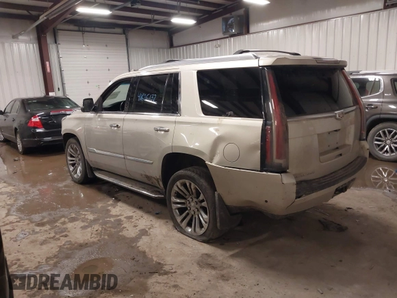 2017 Cadillac Escalade Premium Luxury z VIN 1GYS4CKJ9HR390988, wystawiony jako IAAI lot #41626132 z przebiegiem 166 185 mil mil oraz . Historia ofert i sprzedaży dostępna na DreamBid. Obrazek 3.