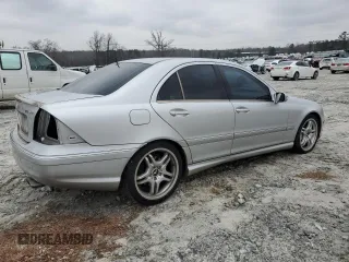 2005 Mercedes-Benz C 55 AMG z VIN WDBRF76J85F578476, wystawiony jako Copart lot #88334725 z przebiegiem 190 507 mil mil oraz Szkoda całkowita • Salvage title. Historia ofert i sprzedaży dostępna na DreamBid. Obrazek 3.