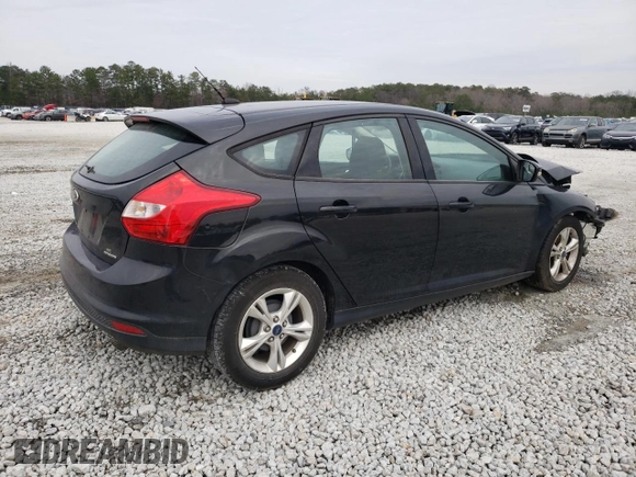 2014 Ford Focus SE with VIN 1FADP3K20EL203091, listed as a Copart auction lot 44680935 with 137,521 mi miles and Salvage Title. Bid and sale history available at carsss.com. Image 3.