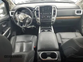 2020 Nissan Titan SL z VIN 1N6AA1ED1LN505973, wystawiony jako Copart lot #58721985 z przebiegiem 103 245 mil mil oraz Tytuł czysty. Historia ofert i sprzedaży dostępna na DreamBid. Obrazek 8.