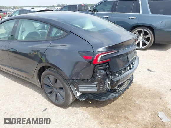 2024 Tesla Model 3 z VIN 5YJ3E1EA5RF870377, wystawiony jako IAAI lot #41933727 z przebiegiem 2 183 mil mil oraz . Historia ofert i sprzedaży dostępna na DreamBid. Obrazek 19.
