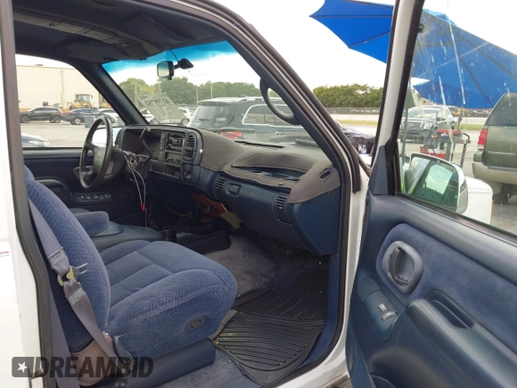 1995 Chevrolet Tahoe with VIN 1GNEC13K9SJ414611, listed as a IAAI auction lot 42798752 with 205,988 mi miles and . Bid and sale history available at DreamBid. Image 5.