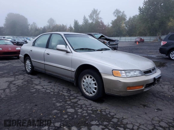1996 Honda Accord EX with VIN 1HGCD5667TA197002, listed as a Copart auction lot 76937404 with 267,287 mi miles and Clean Title. Bid and sale history available at carsss.com. Image 4.