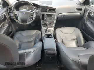 2005 Volvo V70 with VIN YV1SW612452461041, listed as a Copart auction lot 72137464 with 178,756 mi miles and Non Repairable. Bid and sale history available at carsss.com. Image 8.