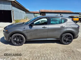 2024 Dodge Hornet R/T Plus z VIN ZACPDFDW7R3A12570, wystawiony jako Copart lot #52097675 z przebiegiem Nie podano mil oraz Szkoda całkowita • Salvage title. Historia ofert i sprzedaży dostępna na DreamBid. Obrazek 12.