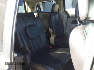 2011 Chrysler Town & Country Touring L z VIN 2A4RR8DG7BR616820, wystawiony jako IAAI lot #41601132 z przebiegiem Nie podano mil oraz . Historia ofert i sprzedaży dostępna na DreamBid. Obrazek 8.
