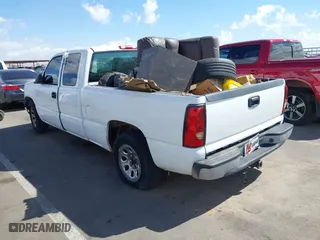 2005 Chevrolet Silverado 1500 LS with VIN 2GCEC19V351168700, listed as a IAAI auction lot 42018925 with 229,386 mi miles. Bid and sale history available at carsss.com. Image 3.