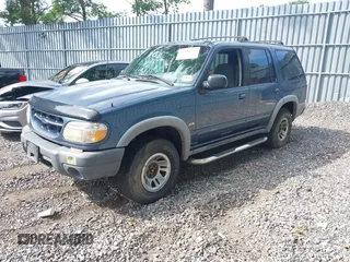 2000 Ford Explorer XLS с VIN 1FMZU72X7YZA84593, выставлен на аукционе IAAI как лот 42747834 с пробегом 213 022 миль миль и . История ставок и продаж доступна на DreamBid. Изображение 2.