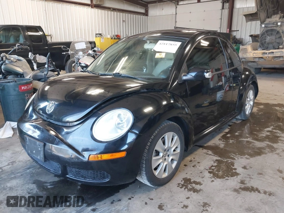 2008 Volkswagen New Beetle Coupe S with VIN 3VWRG31C18M505015, listed as a IAAI auction lot 42117855 with 52,177 mi miles. Bid and sale history available at carsss.com. Image 18.