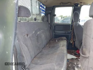 2002 GMC Sierra 1500 SLE z VIN 2GTEC19V121373380, wystawiony jako IAAI lot #42372128 z przebiegiem 319 144 mil mil oraz . Historia ofert i sprzedaży dostępna na DreamBid. Obrazek 8.