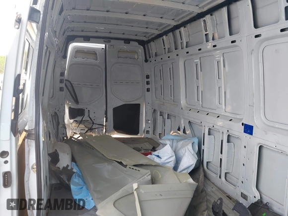 2021 Mercedes-Benz Sprinter Cargo with VIN W1Y4ECHY0MT073349, listed as a IAAI auction lot 39699453 with 136,101 mi miles and . Bid and sale history available at carsss.com. Image 8.