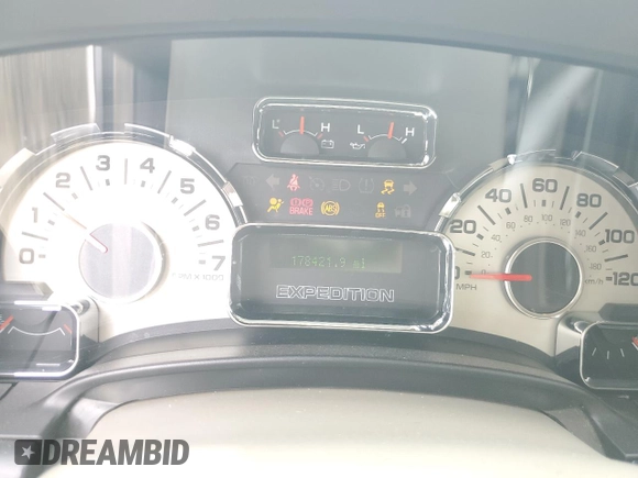 2013 Ford Expedition XLT with VIN 1FMJU1H59DEF39994, listed as a Copart auction lot 49177855 with 178,421 mi miles and Salvage title. Bid and sale history available at DreamBid. Image 9.