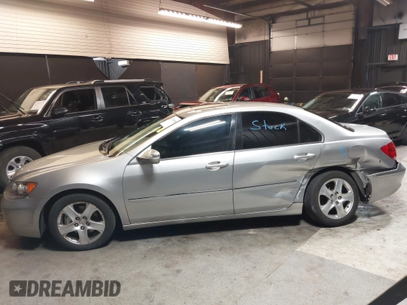 2007 Acura RL Technology with VIN JH4KB16657C004153, listed as a IAAI auction lot 42206466 with 333,860 mi miles and . Bid and sale history available at DreamBid. Image 6.
