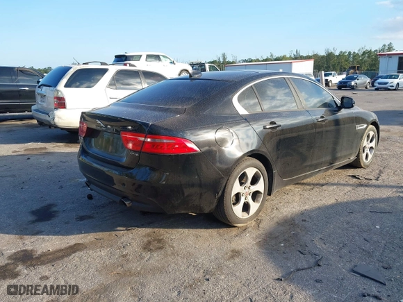 2018 Jaguar XE 25t with VIN SAJAR4FX7JCP35484, listed as a IAAI auction lot 41312008 with 1 mi miles. Bid and sale history available at carsss.com. Image 4.