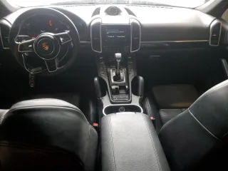2018 Porsche Cayenne z VIN WP1AA2A24JKA01511, wystawiony jako Copart lot #47814185 z przebiegiem 58 151 mil mil oraz Szkoda całkowita • Salvage title. Historia ofert i sprzedaży dostępna na DreamBid. Obrazek 8.