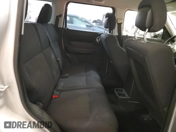 2011 Dodge Nitro SE z VIN 1D4PU2GK4BW506939, wystawiony jako Copart lot #80784344 z przebiegiem 194 357 mil mil oraz Szkoda całkowita • Salvage title. Historia ofert i sprzedaży dostępna na DreamBid. Obrazek 11.
