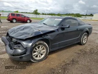 2008 Ford Mustang Deluxe with VIN 1ZVHT80N685198860, listed as a Copart auction lot 71118364 with 162,611 mi miles and Salvage title. Bid and sale history available at DreamBid. Image 1.
