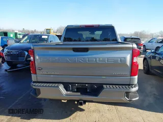 2024 Chevrolet Silverado 1500 Custom z VIN 1GCPDBEK2RZ148510, wystawiony jako IAAI lot #41636015 z przebiegiem 51 798 mil mil oraz . Historia ofert i sprzedaży dostępna na DreamBid. Obrazek 16.