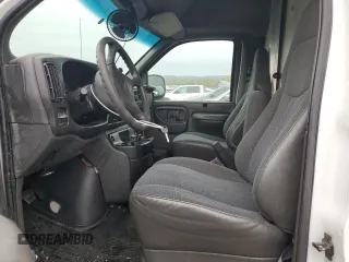 2002 Chevrolet Express Commercial E23 with VIN 1GBHG31R021196049, listed as a Copart auction lot 71881934 with Not Provided miles and Salvage Title. Bid and sale history available at carsss.com. Image 7.