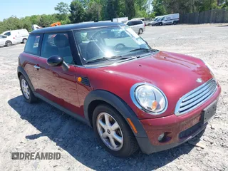 2007 MINI Hardtop z VIN WMWMF33597TT58390, wystawiony jako IAAI lot #42126289 z przebiegiem 111 103 mil mil oraz . Historia ofert i sprzedaży dostępna na DreamBid. Obrazek 1.