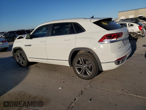 2021 Volkswagen Atlas SE with VIN 1V2RE2CA8MC226055, listed as a Copart auction lot 42681735 with 34,920 mi miles and Salvage title. Bid and sale history available at DreamBid. Image 2.