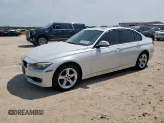 2013 BMW 3 Series 328i xDrive с VIN WBA3B3C54DF539611, выставлен на аукционе Copart как лот 60640375 с пробегом 132 586 миль миль и Чистый • Clean title. История ставок и продаж доступна на DreamBid. Изображение 1.