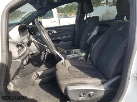 2020 Chrysler Pacifica Touring with VIN 2C4RC1FG4LR249923, listed as a Copart auction lot 48954015 with 167,733 mi miles and Clean Title. Bid and sale history available at carsss.com. Image 7.