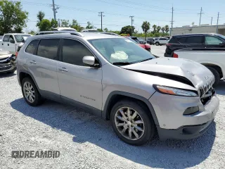 2017 Jeep Cherokee Limited with VIN 1C4PJLDB2HD214694, listed as a Copart auction lot 58912575 with 152,987 mi miles and Clean title. Bid and sale history available at DreamBid. Image 4.