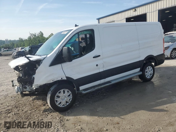 2023 Ford Transit Cargo z VIN 1FTBR1Y86PKB57058, wystawiony jako Copart lot #62183465 z przebiegiem Nie podano mil oraz Czysty tytuł • Clean title. Historia ofert i sprzedaży dostępna na DreamBid. Obrazek 1.