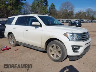 2020 Ford Expedition XLT with VIN 1FMJU1HT6LEA24349, listed as a IAAI auction lot 41218383 with 121,157 mi miles. Bid and sale history available at carsss.com. Image 1.
