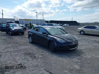 2013 Hyundai Elantra GLS z VIN KMHDH4AE4DU497690, wystawiony jako IAAI lot #42044494 z przebiegiem 113 596 mil mil oraz . Historia ofert i sprzedaży dostępna na DreamBid. Obrazek 1.