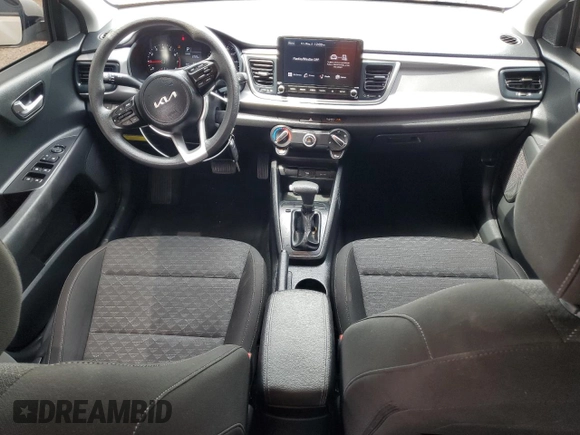 2023 Kia Rio S z VIN 3KPA24AD6PE596448, wystawiony jako Copart lot #55446535 z przebiegiem 33 042 mil mil oraz Tytuł czysty. Historia ofert i sprzedaży dostępna na DreamBid. Obrazek 8.
