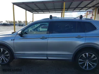 2020 Volkswagen Tiguan SEL Premium R-Line with VIN 3VV4B7AX3LM026062, listed as a IAAI auction lot 41590875 with 50,036 mi miles. Bid and sale history available at carsss.com. Image 15.