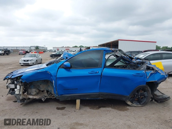 2018 Jeep Cherokee Latitude with VIN 1C4PJLCX5JD620455, listed as a IAAI auction lot 42110925 with Not provided miles and . Bid and sale history available at DreamBid. Image 15.
