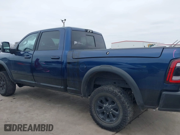 2024 Ram 2500 Power Wagon z VIN 3C6TR5EJ0RG315687, wystawiony jako IAAI lot #41614637 z przebiegiem 10 933 mil mil oraz . Historia ofert i sprzedaży dostępna na DreamBid. Obrazek 14.