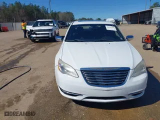 2011 Chrysler 200 Limited with VIN 1C3BC2FG3BN575607, listed as a IAAI auction lot 41661249 with 235,816 mi miles. Bid and sale history available at carsss.com. Image 12.