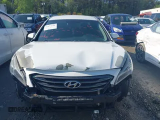 2015 Hyundai Sonata Limited with VIN 5NPE34AF2FH055617, listed as a IAAI auction lot 41977619 with 139,365 mi miles and . Bid and sale history available at carsss.com. Image 13.