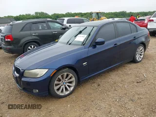 2011 BMW 3 Series 328i xDrive z VIN WBAPK5G5XBNN25836, wystawiony jako IAAI lot #42352968 z przebiegiem 108 638 mil mil oraz . Historia ofert i sprzedaży dostępna na DreamBid. Obrazek 2.